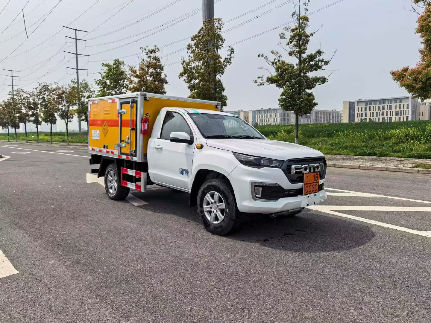 国六东风天锦铝合金运油车