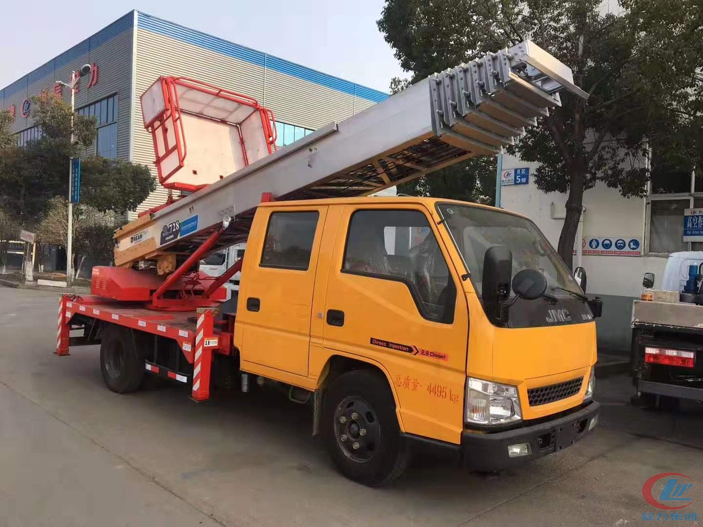 程力江铃28米进口云梯车 实拍图