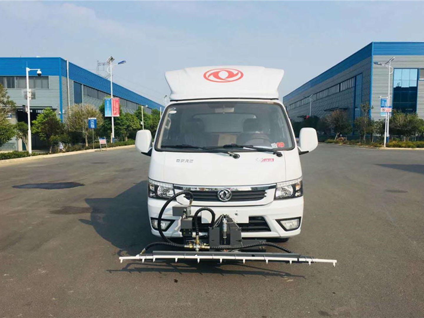 国六东风途逸路面养护车