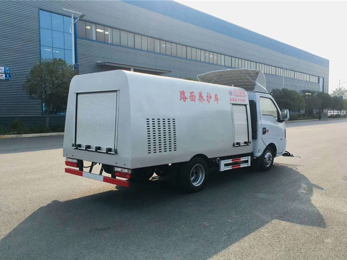 国六东风途逸路面养护车 实拍图