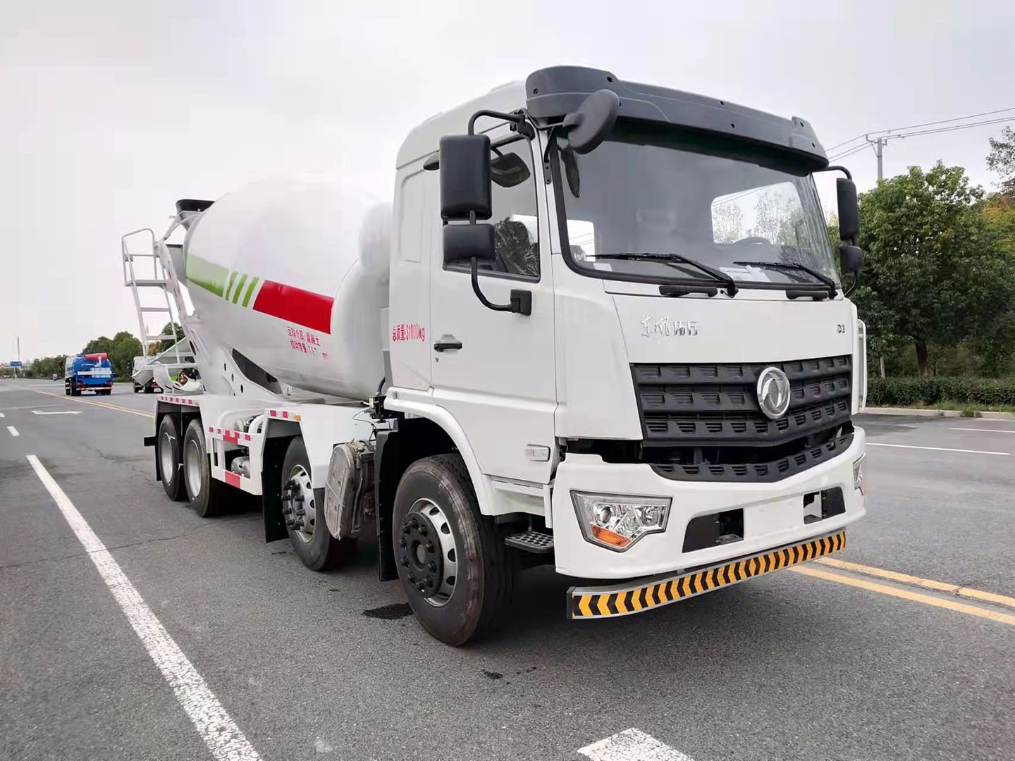 国六东风畅行D3轻量化12方搅拌车 实拍图