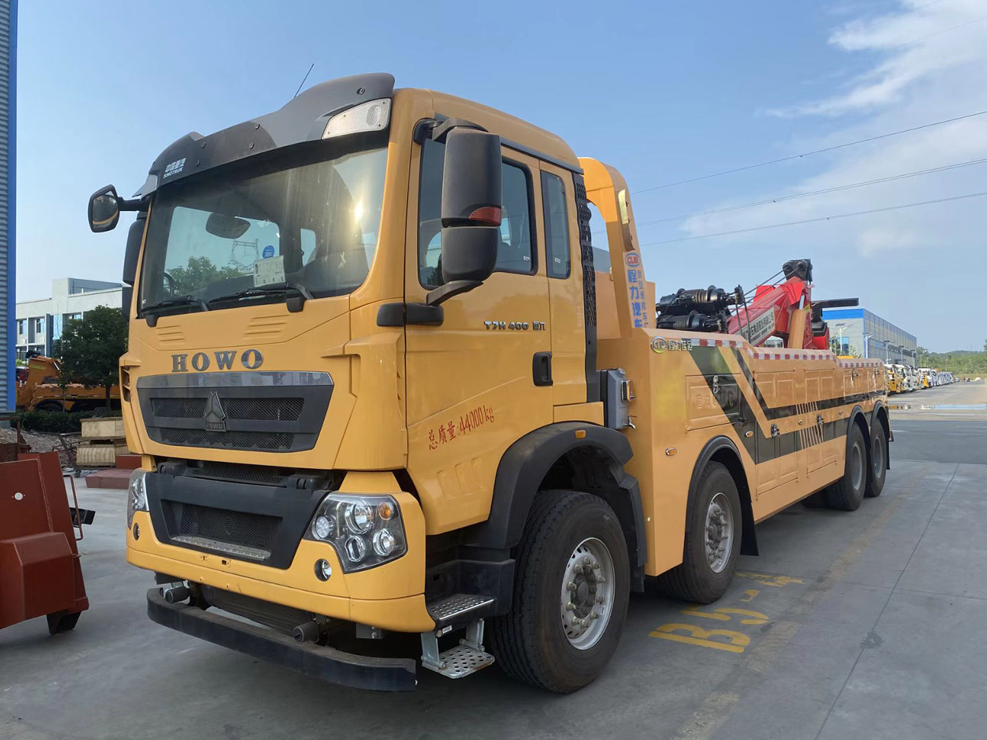 国六豪沃前四后八一拖一清障车
