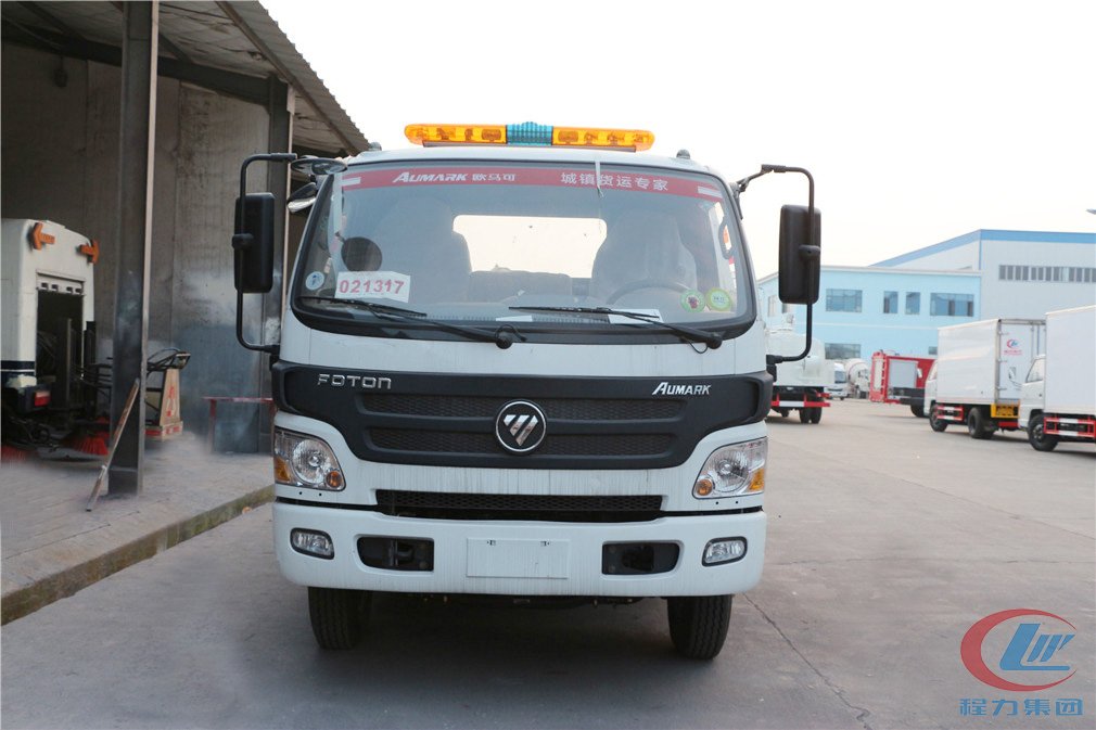 程力福田欧马可一拖二清障车 实拍图