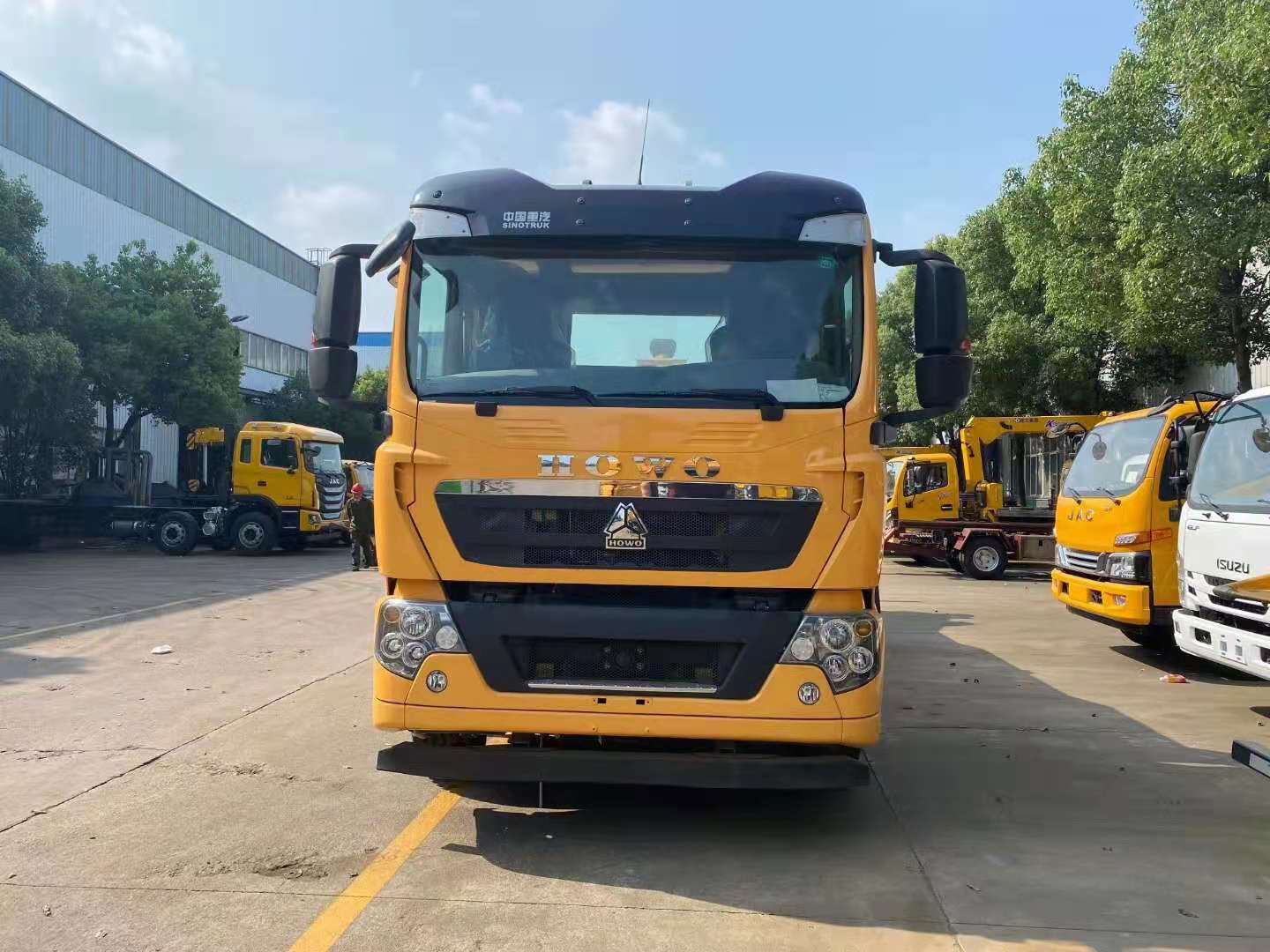 程力集团国六重汽豪沃后双桥拖吊连体清障车 实拍图