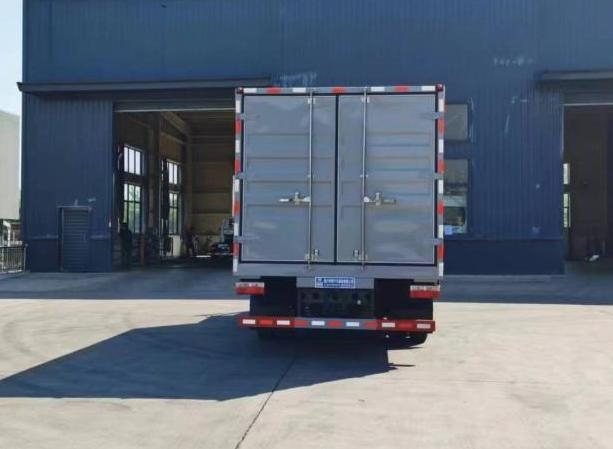 东风多利卡D7物料粉碎车 实拍图