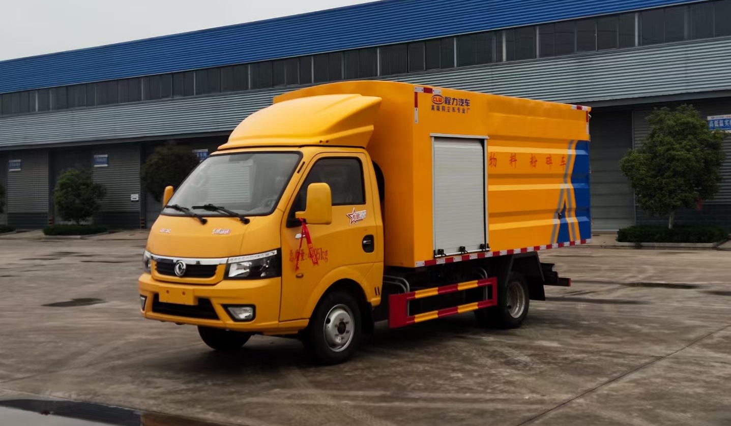 东风途逸蓝牌树木粉碎车,蓝牌小型物料粉碎车