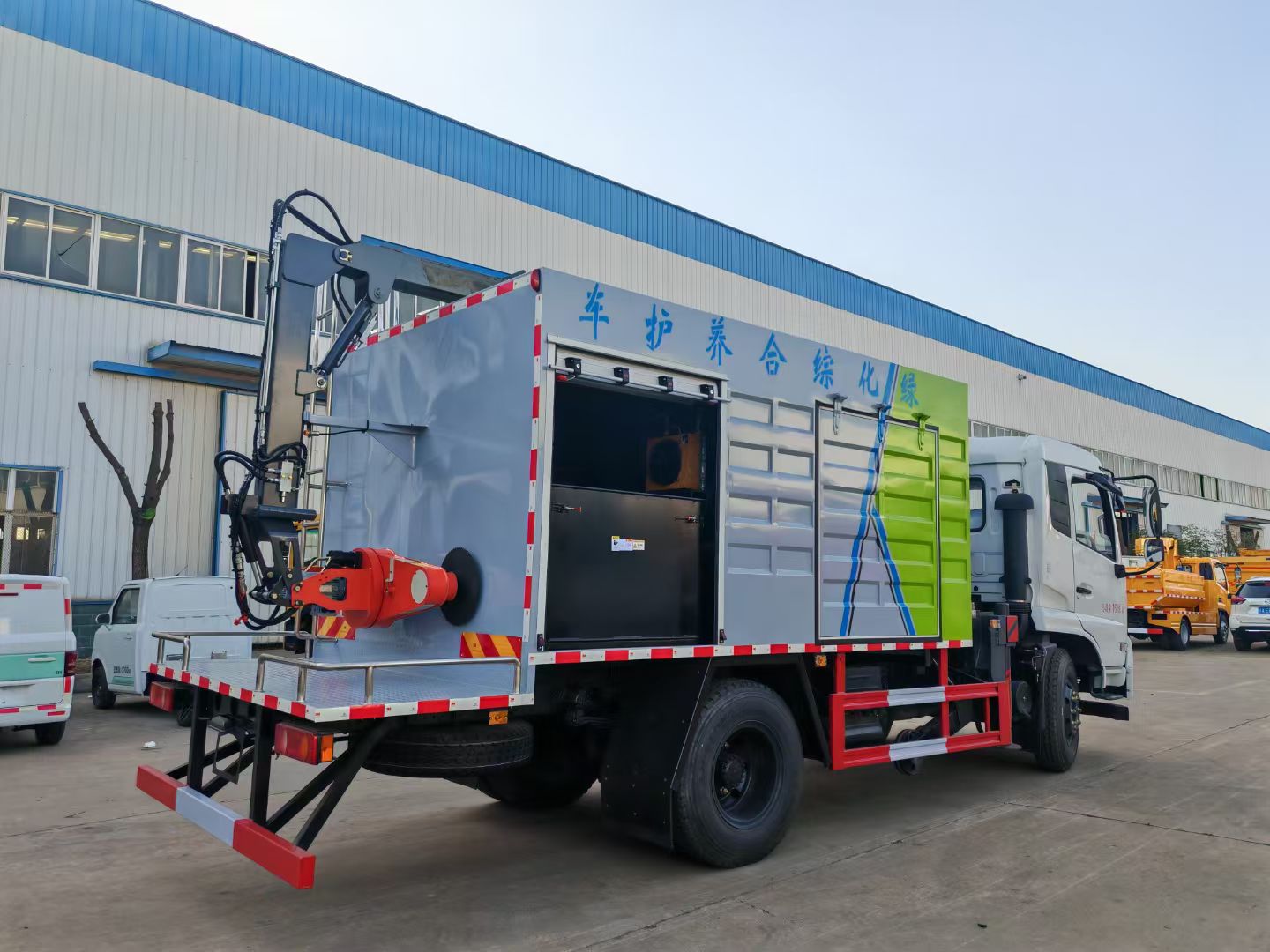 程力东风天锦树枝修剪粉碎一体车,绿化综合养护车 实拍图