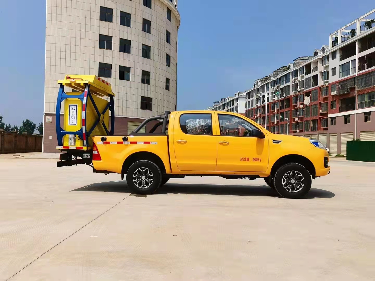 江铃皮卡防撞缓冲车 实拍图