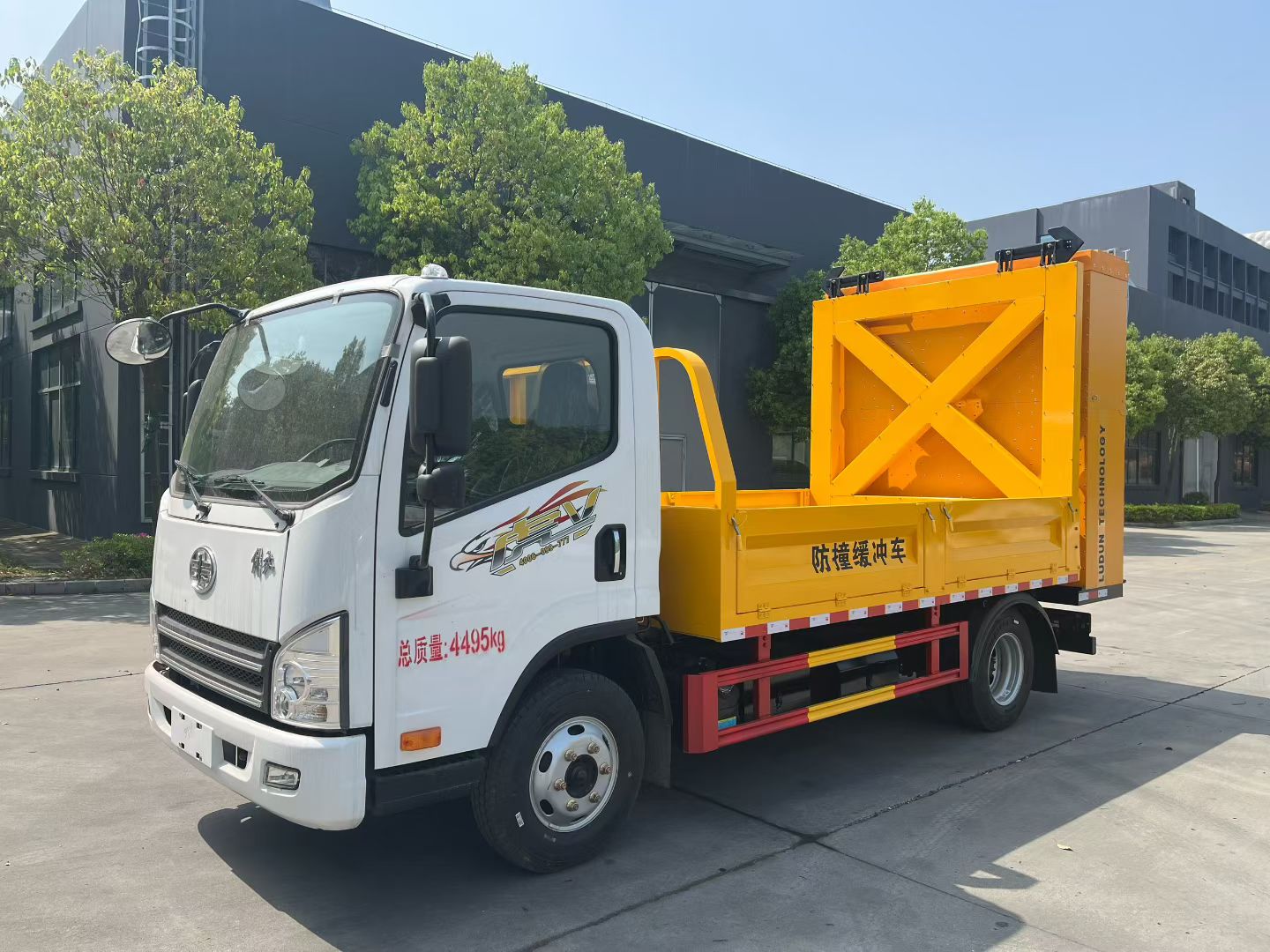 解放虎V防撞缓冲车,解放蓝牌防撞车