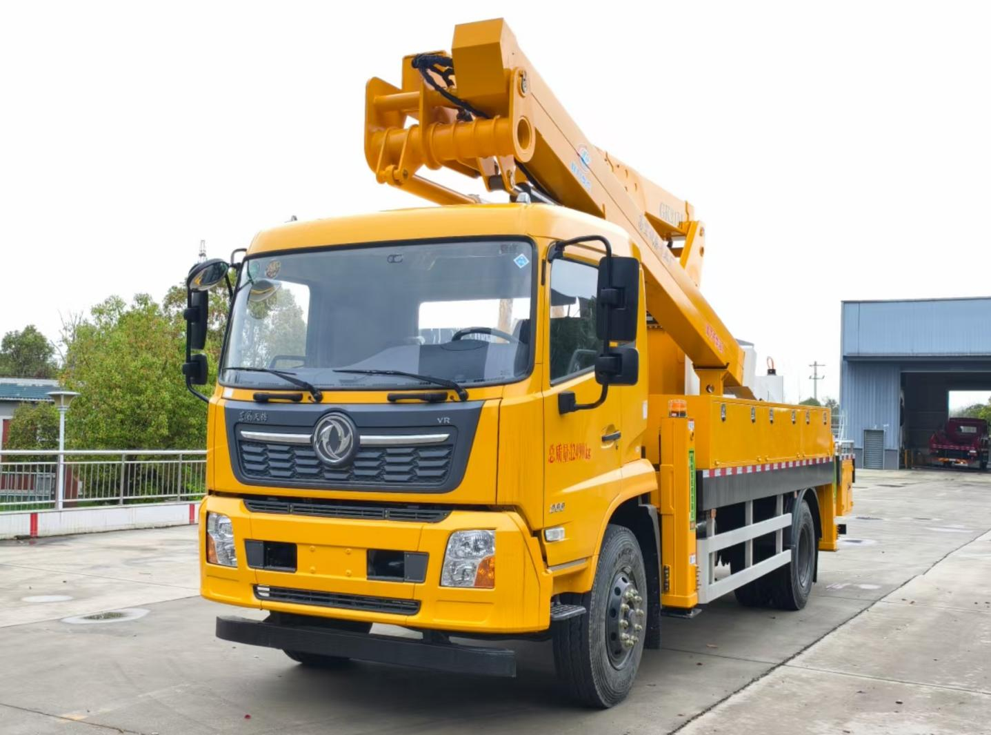 东风天锦绝缘高空作业车 CLW5120JGKADT电力高空车 实拍图