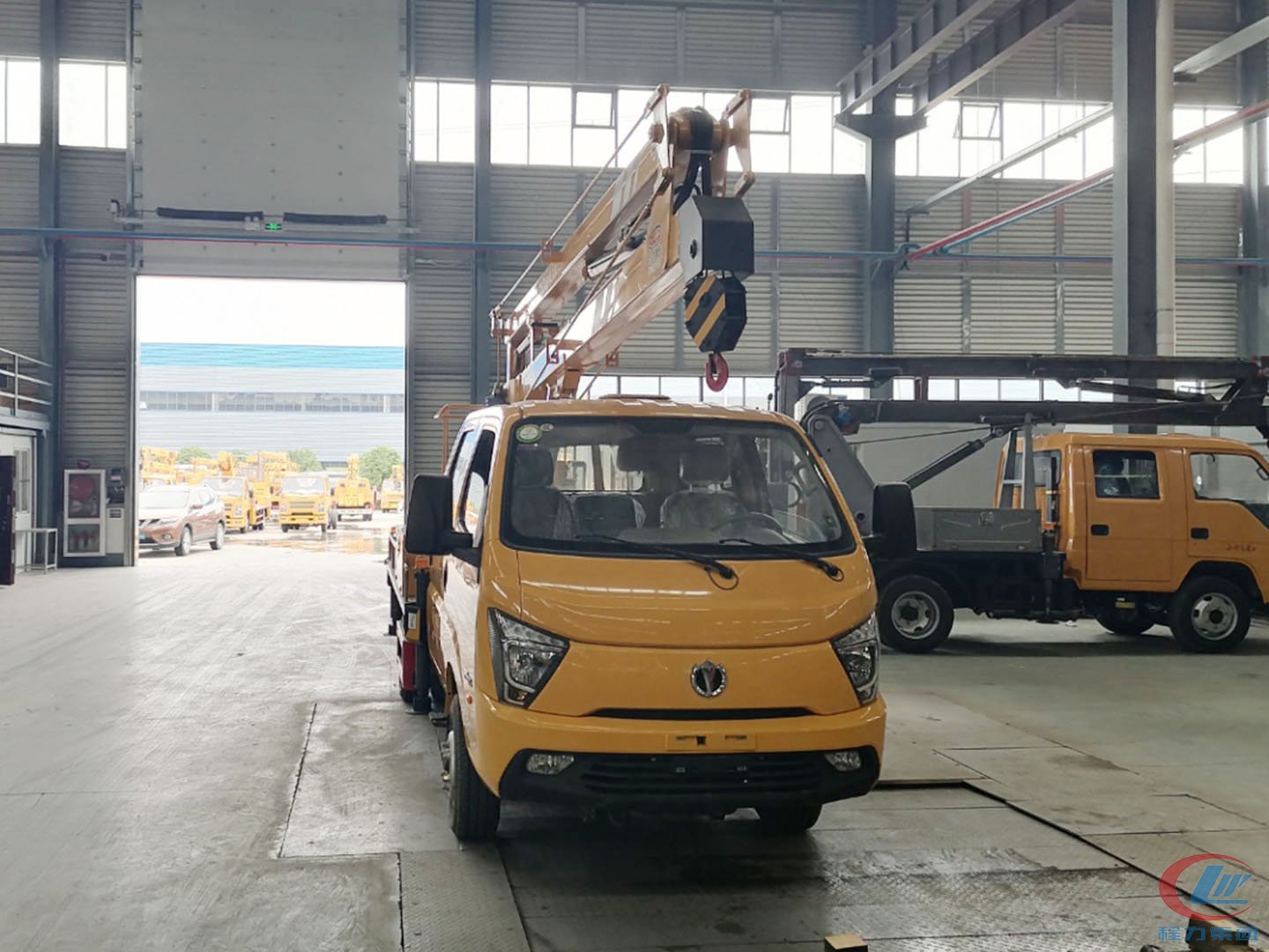 国六飞碟缔途双排座13.5米蓝牌高空作业车 实拍图