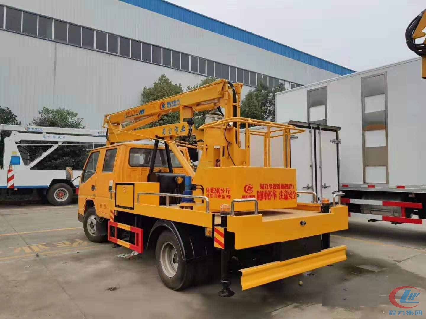 湖北程力江铃12米蓝牌高空作业车 实拍图