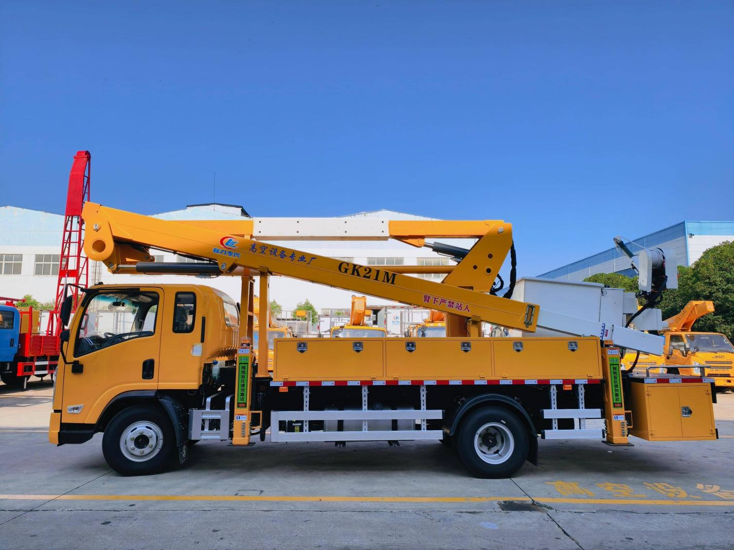 陕汽绝缘高空作业车 CLW5100JGKCDT型电力高空车 实拍图