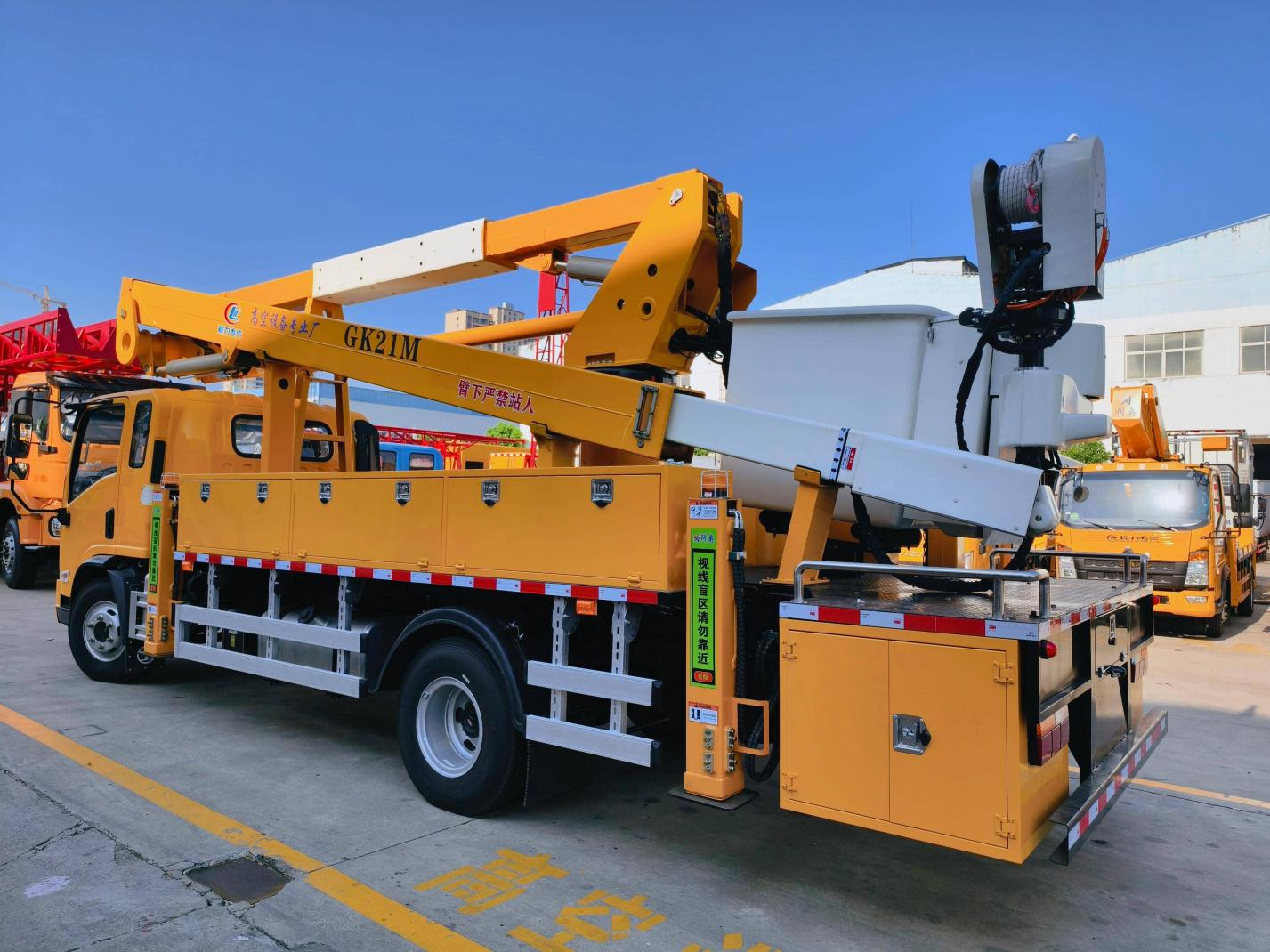 陕汽绝缘高空作业车 CLW5100JGKCDT型电力高空车 实拍图