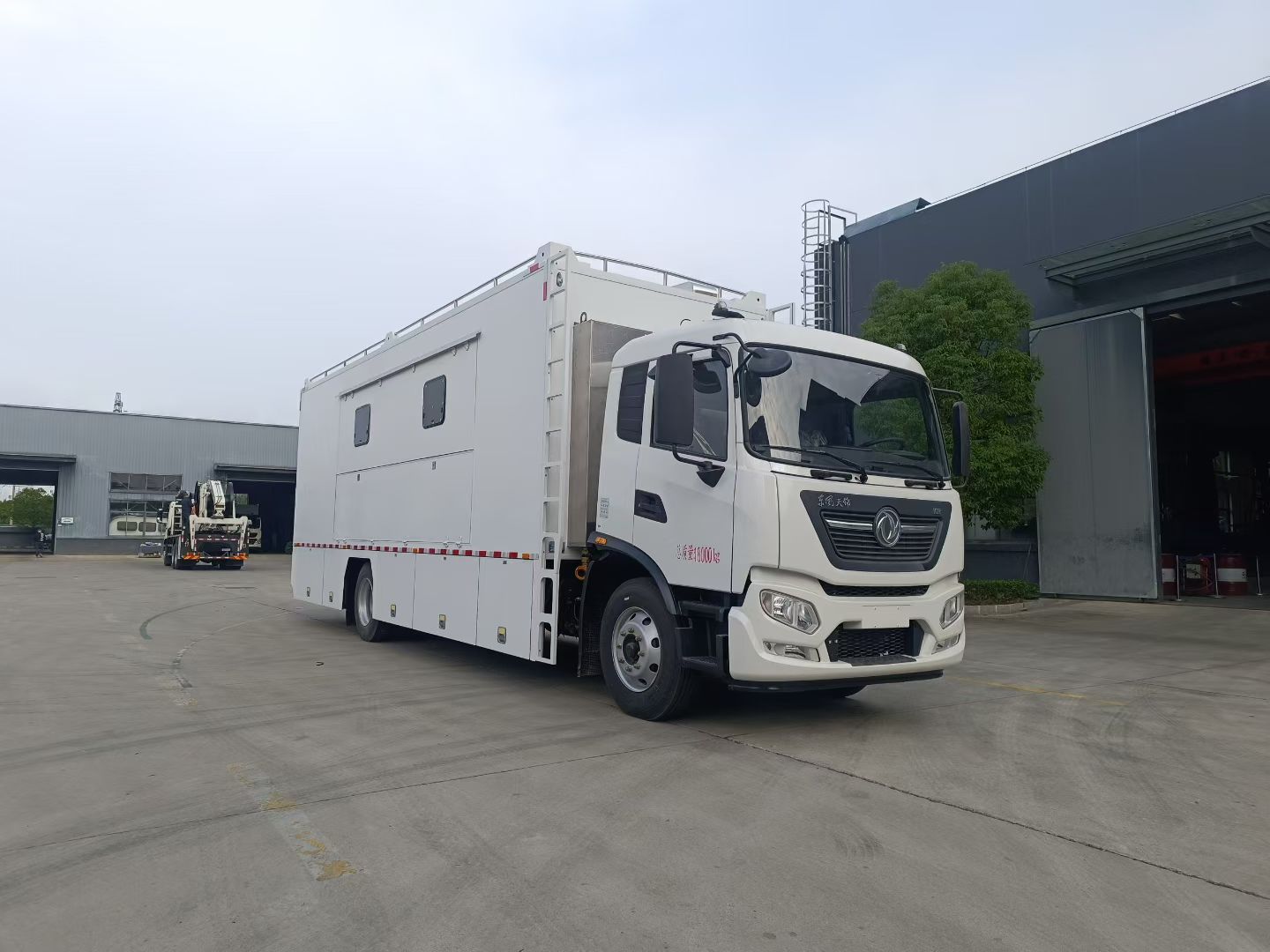 东风天锦新款野战炊事车,东风天锦餐车 实拍图
