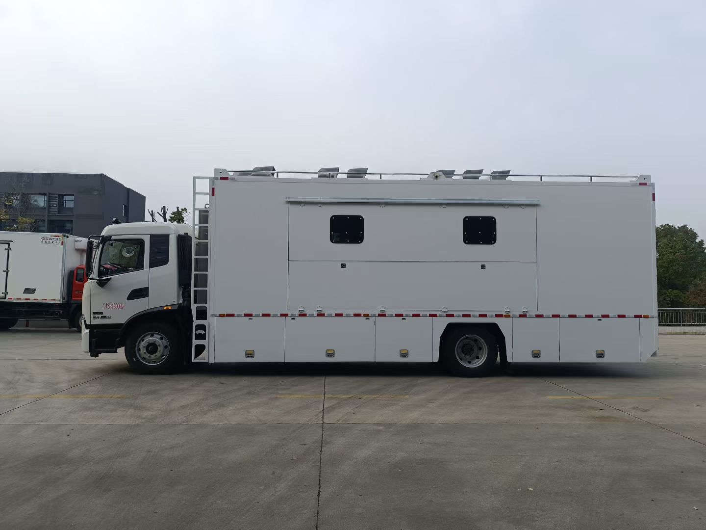 东风天锦新款野战炊事车,东风天锦餐车 实拍图