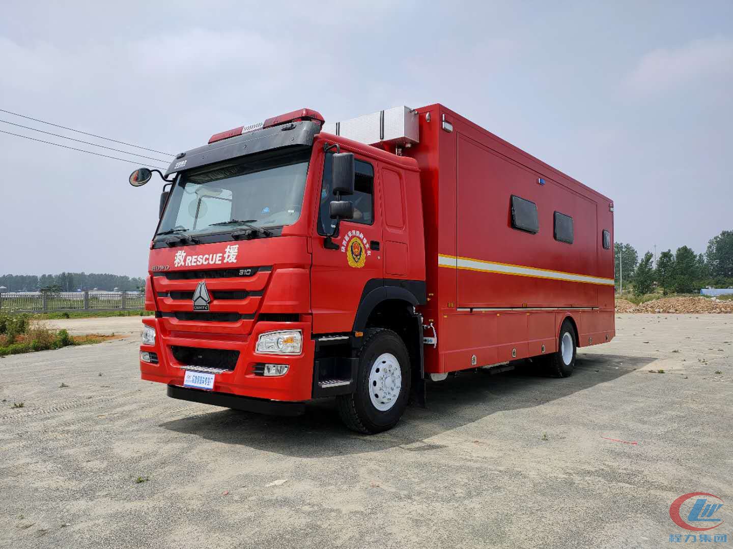 重汽豪沃T5G宿营车(24人)