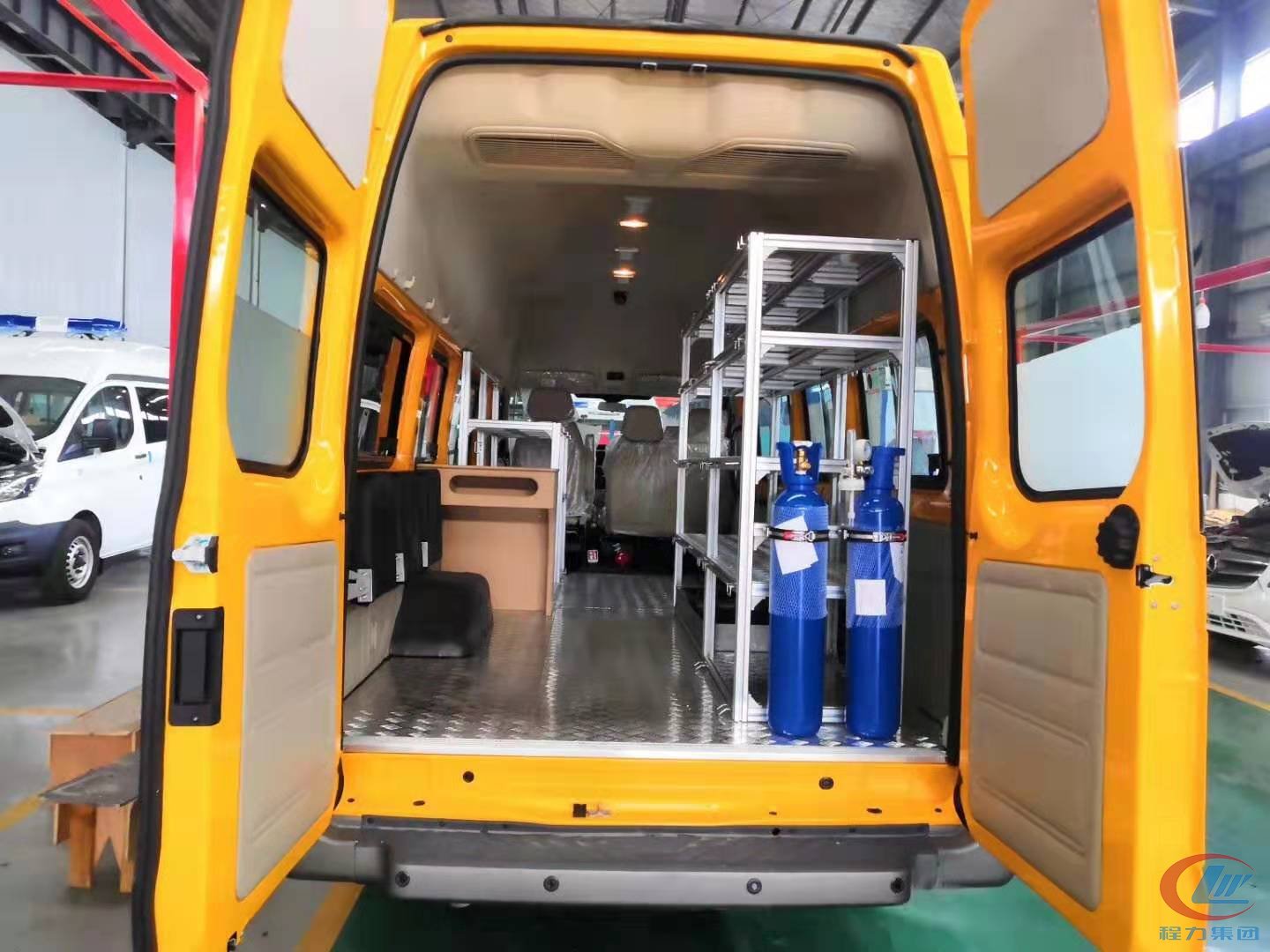 福特新时代客运版救护车,福特应急救援车 实拍图
