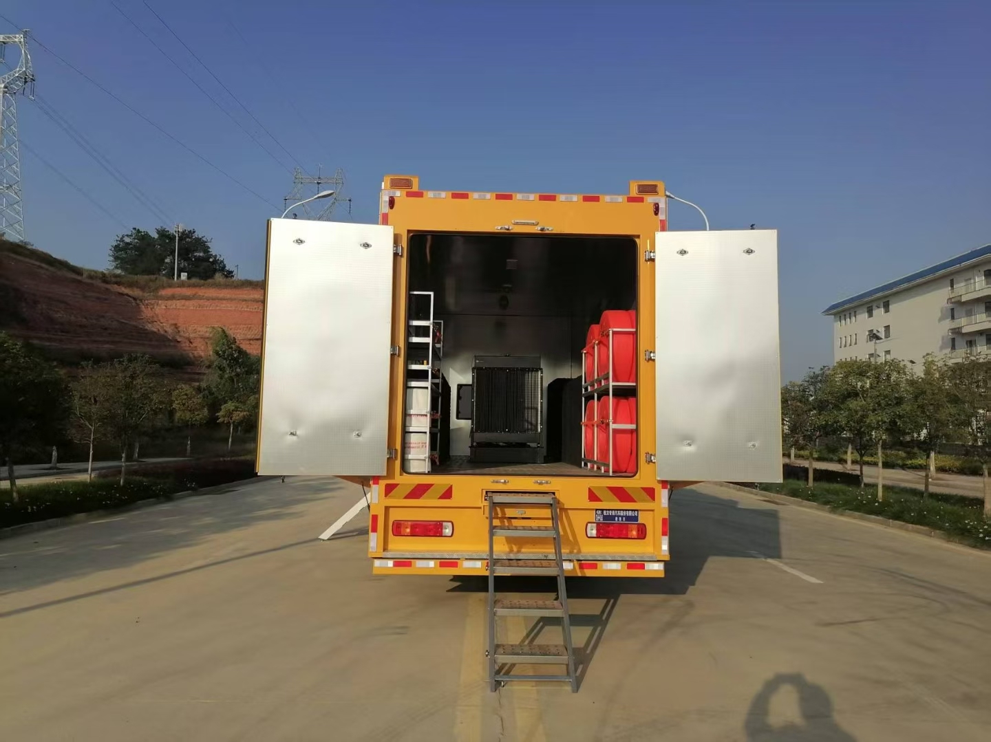 重汽豪沃应急救险车,大流量应急排涝车 实拍图