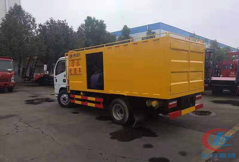 国五东风多利卡D6吸污净化车,国六污水处理车 实拍图