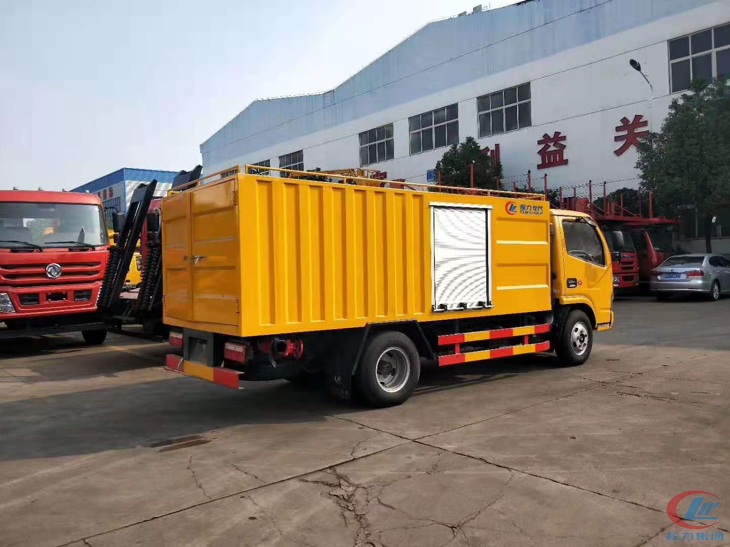 程力多功能污水处理车,带管道疏通的吸污净化车 实拍图