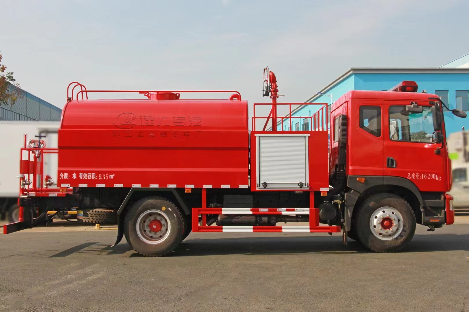 东风多利卡D9消防洒水车,10方消防洒水车 实拍图