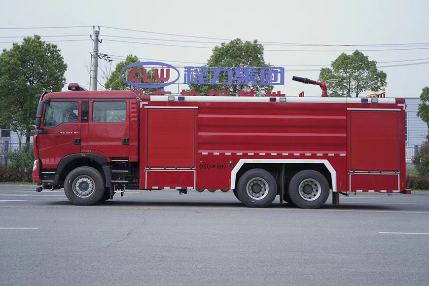 程力威牌国六重汽豪沃后双桥水罐消防车 实拍图
