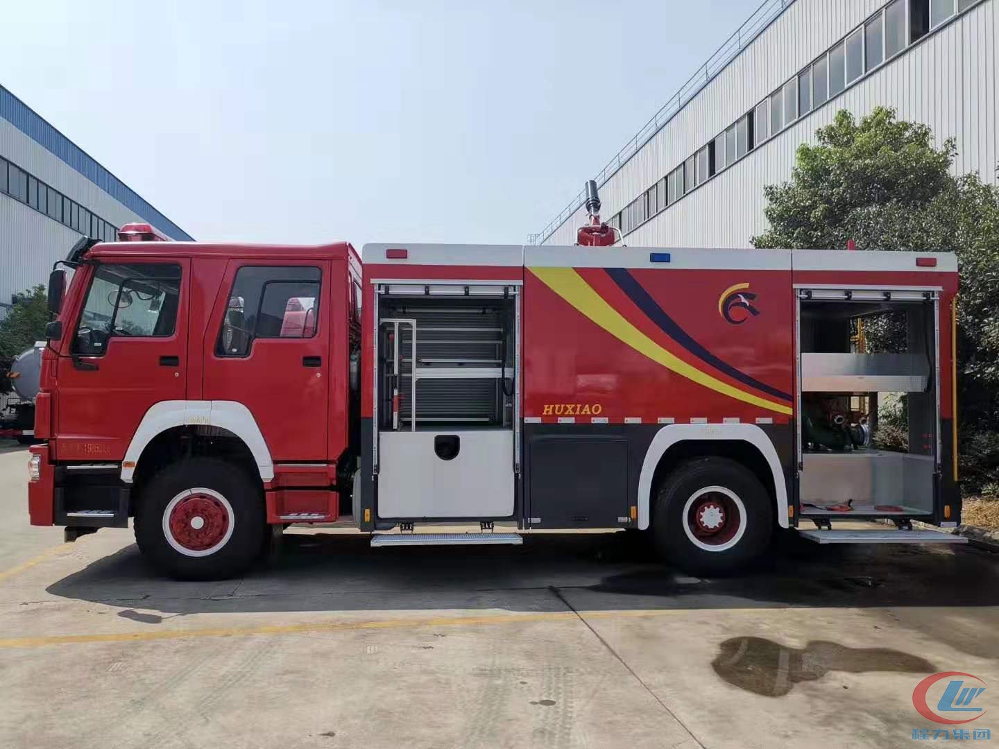 重汽豪沃水罐消防车 实拍图
