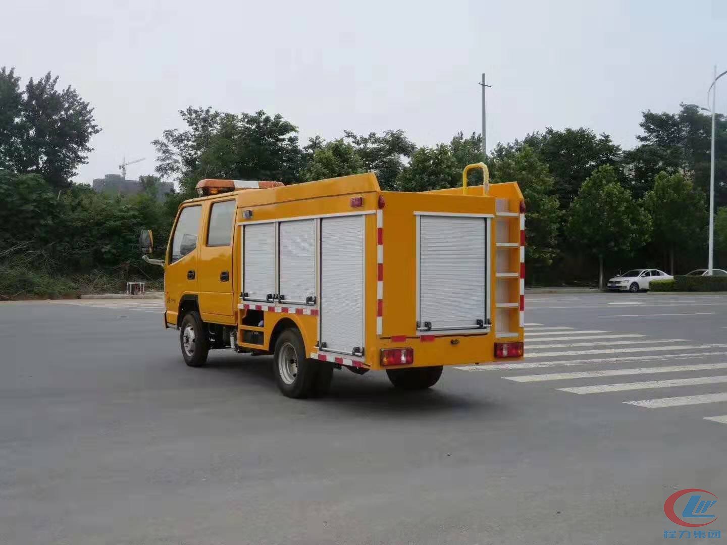 程力威牌凯马救援车,凯马救险车 实拍图