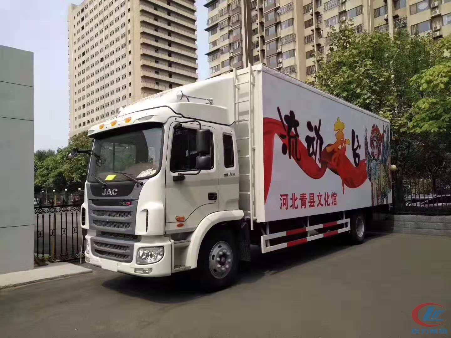 江淮格尔国五平方舞台车