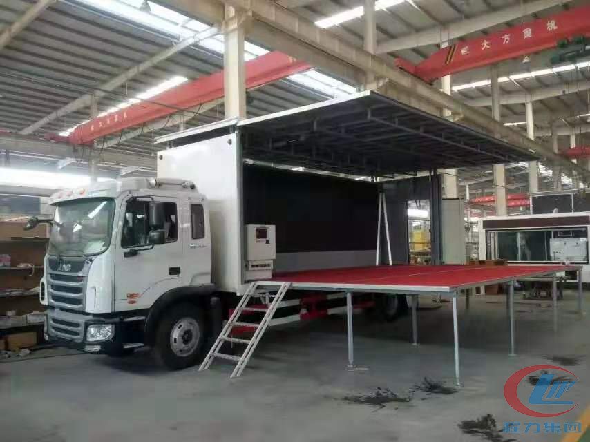 江淮格尔国五平方舞台车 实拍图