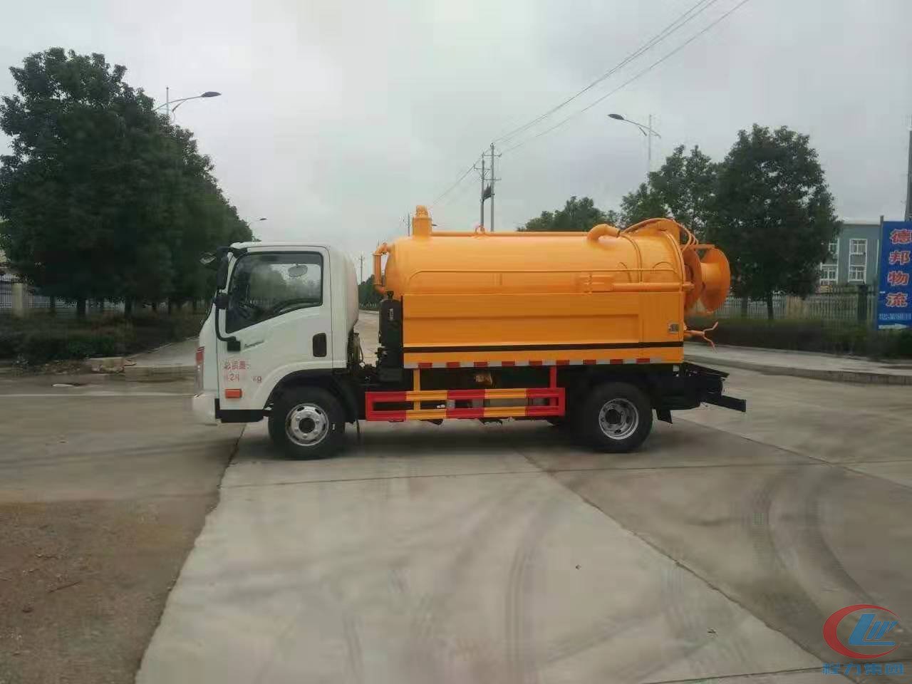 大运奥普力国五清洗吸污车 实拍图