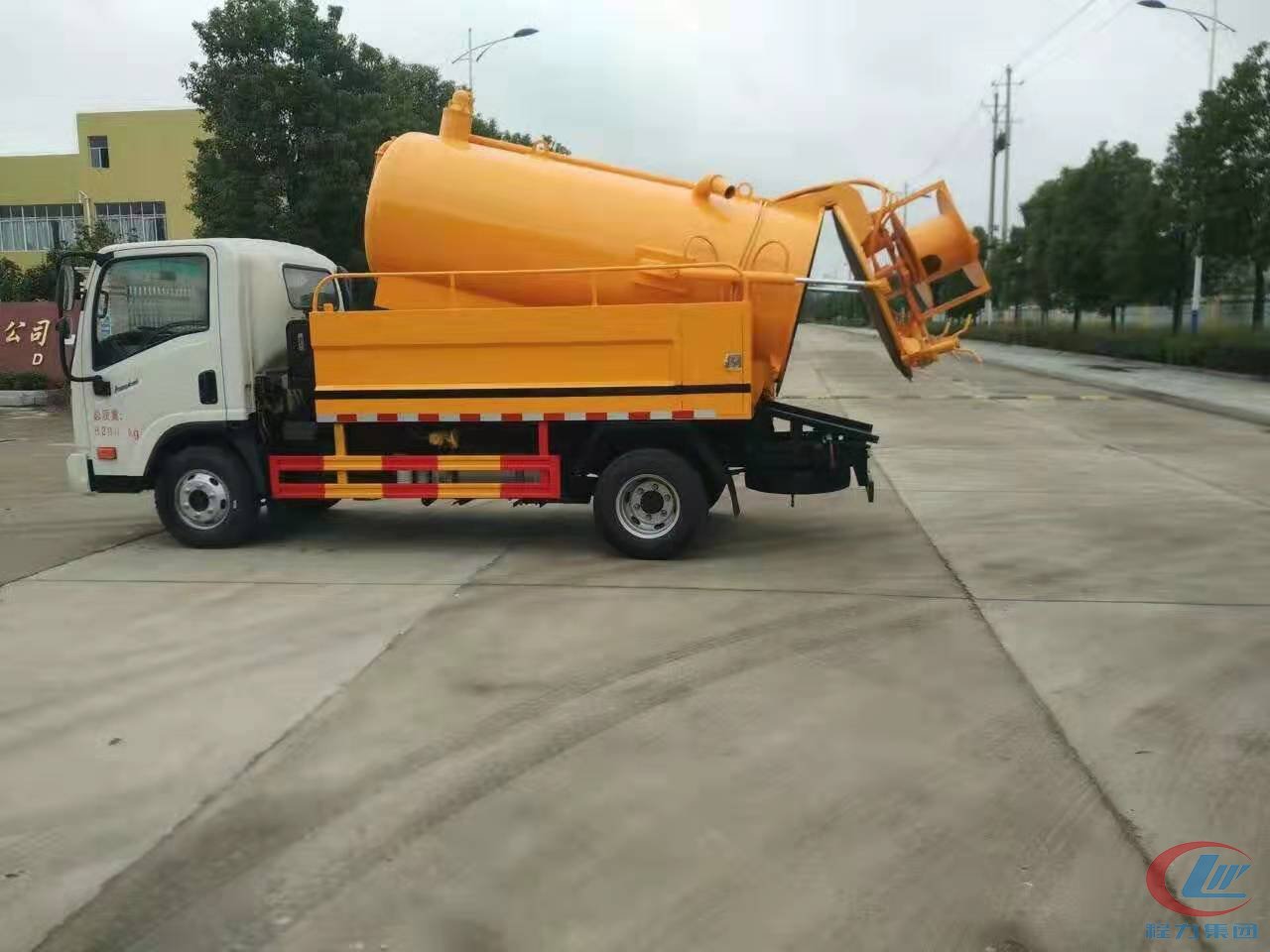 大运奥普力国五清洗吸污车 实拍图