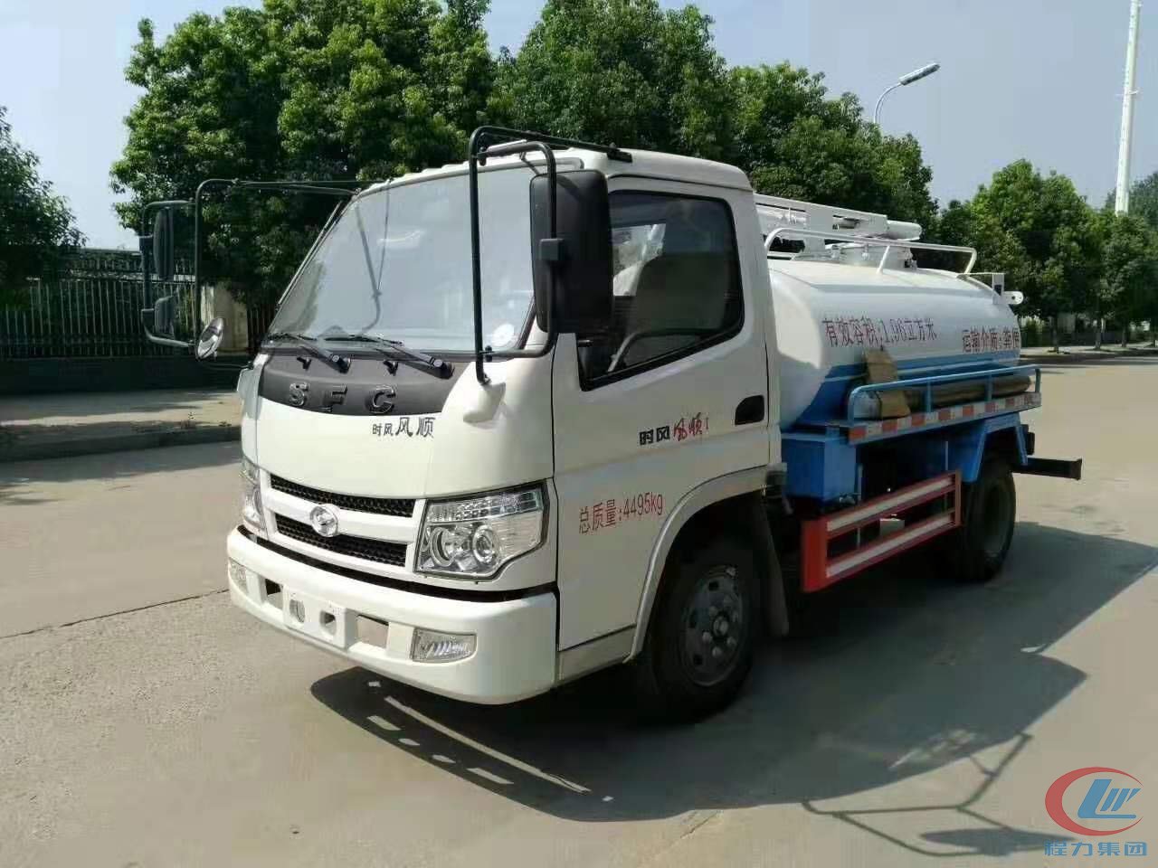 时风2方蓝牌吸粪车 实拍图