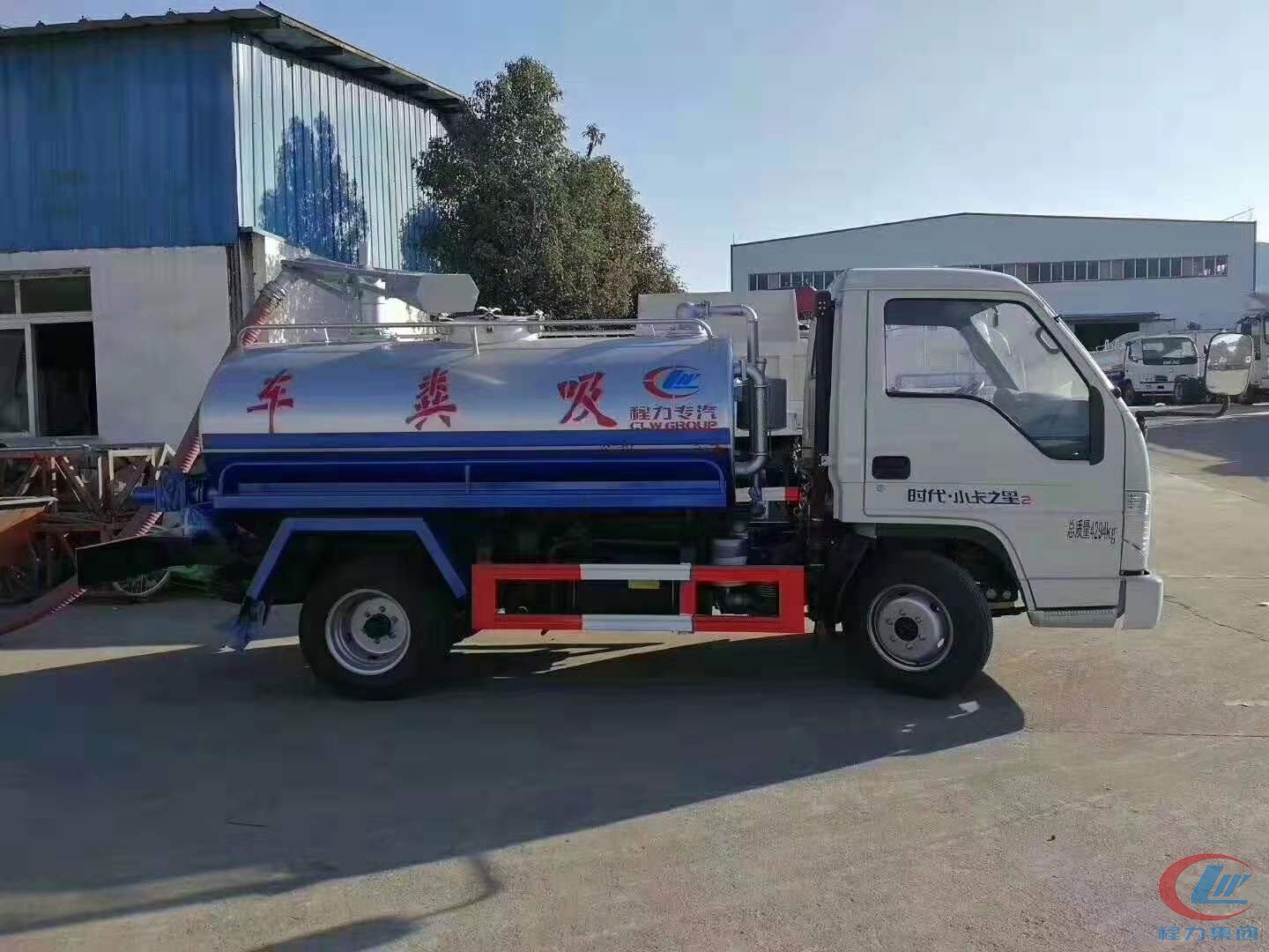 福田小卡之星二蓝牌吸粪车 实拍图
