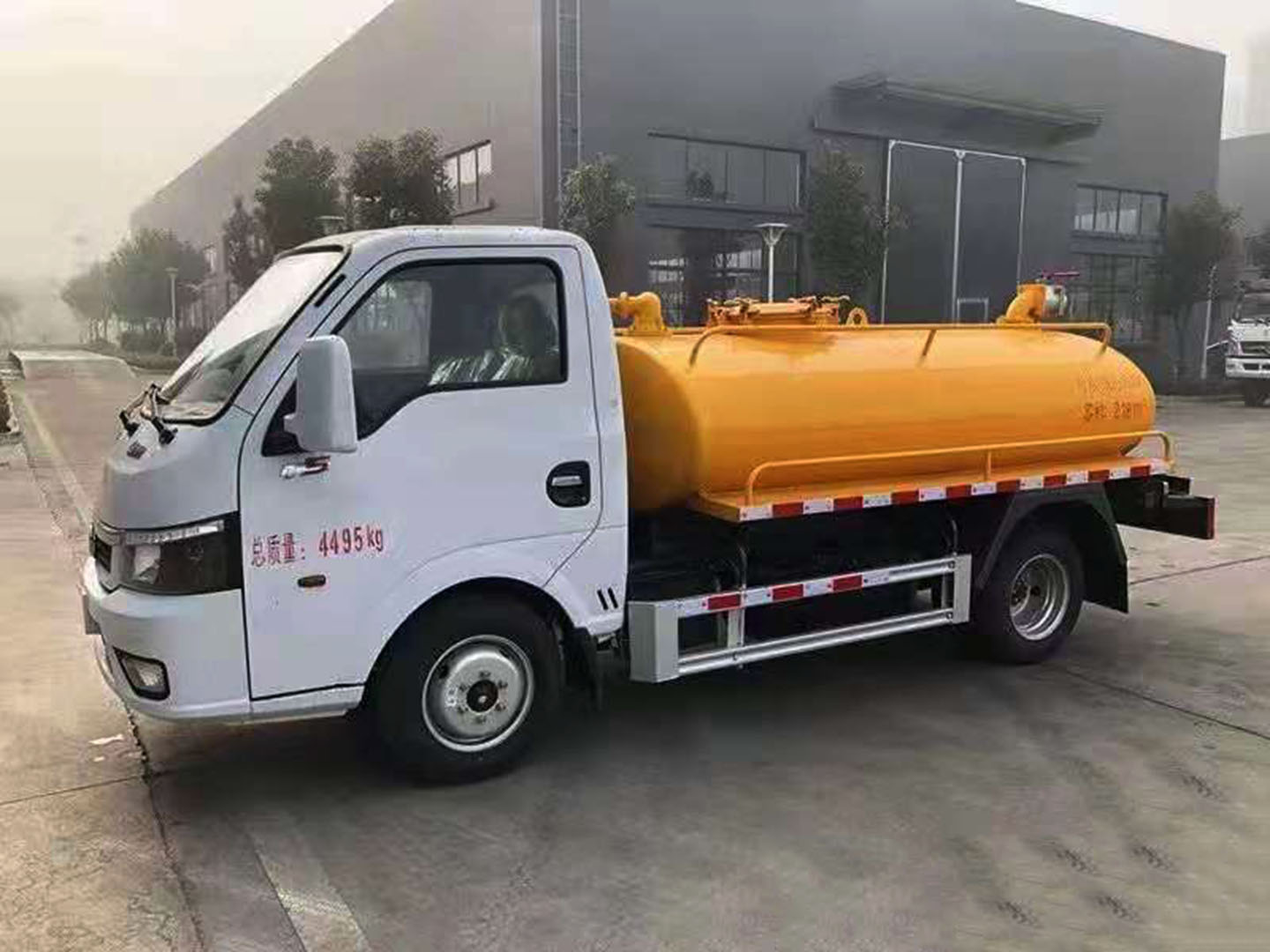 程力集团国六东风途逸吸粪车 实拍图