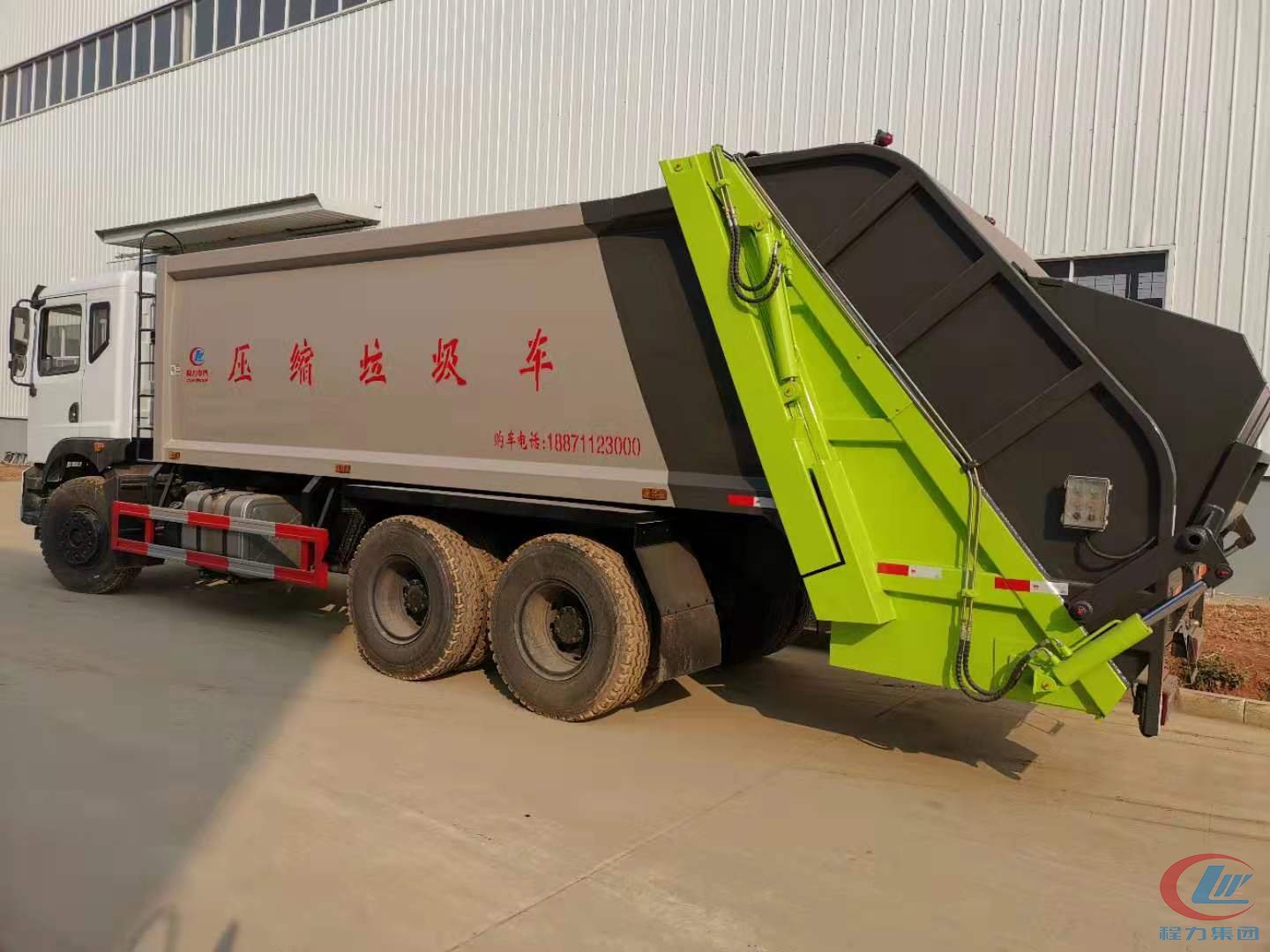东风T5康明斯245马力国五压缩垃圾车 实拍图