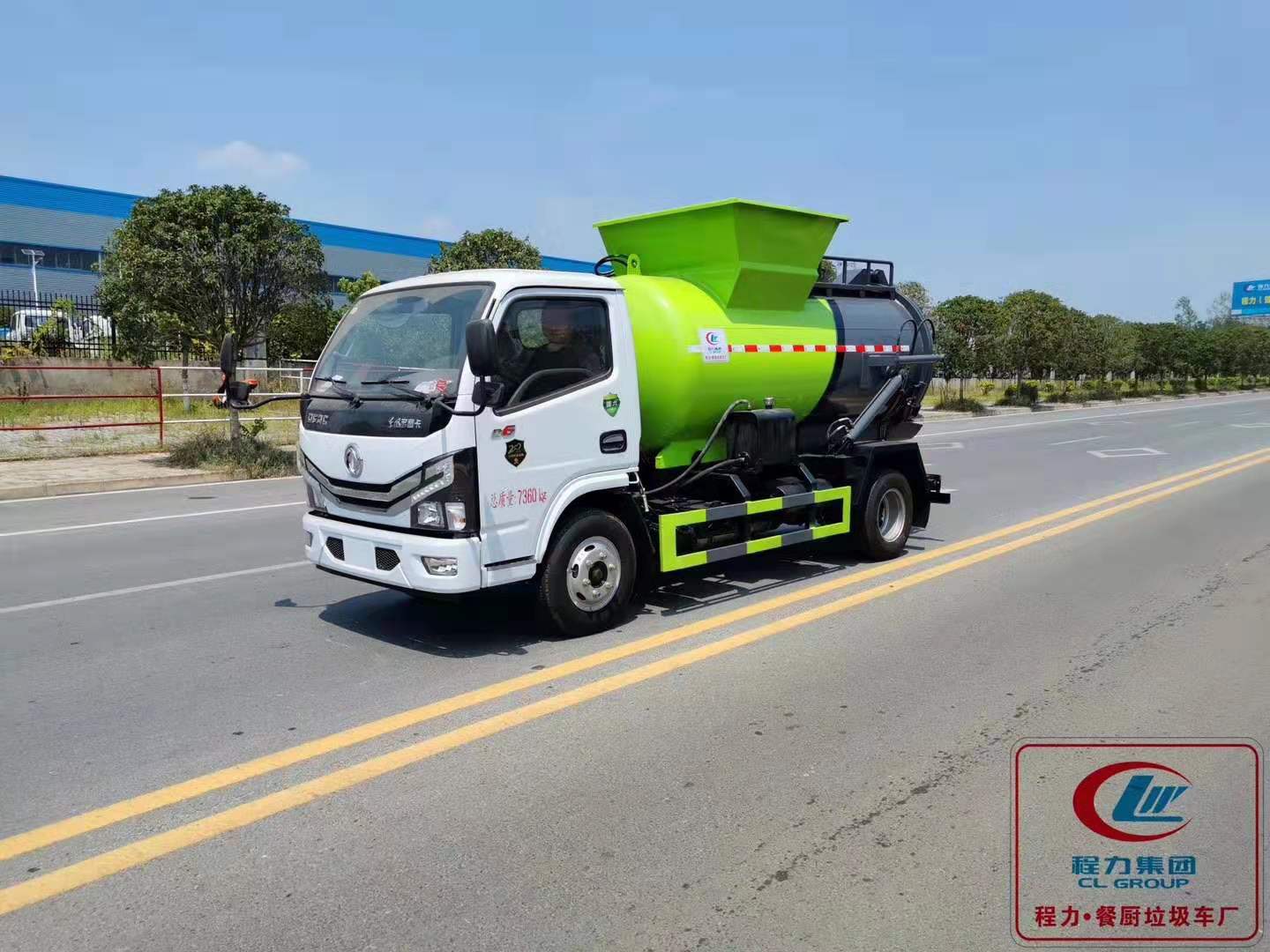 东风多利卡D6圆形罐体餐厨垃圾车 实拍图