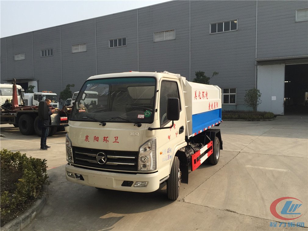 凯马3方挂桶式垃圾车 实拍图