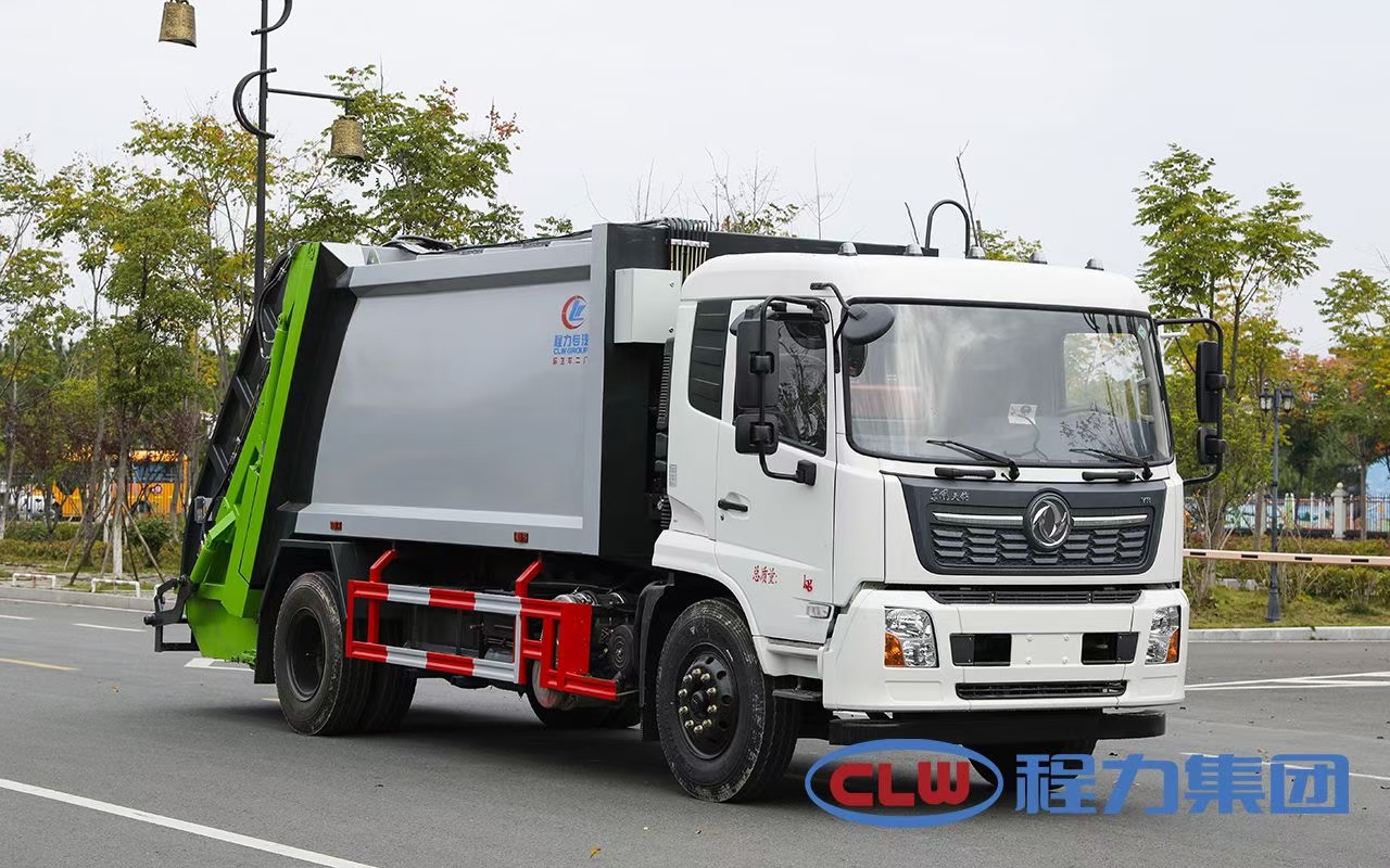 国六东风天锦14立方垃圾压缩车 实拍图