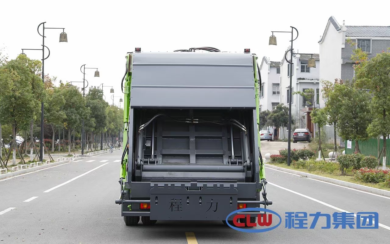 国六东风天锦14立方垃圾压缩车 实拍图
