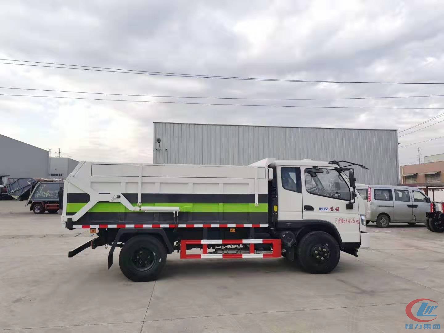 时风压缩式对接自卸环卫车 实拍图