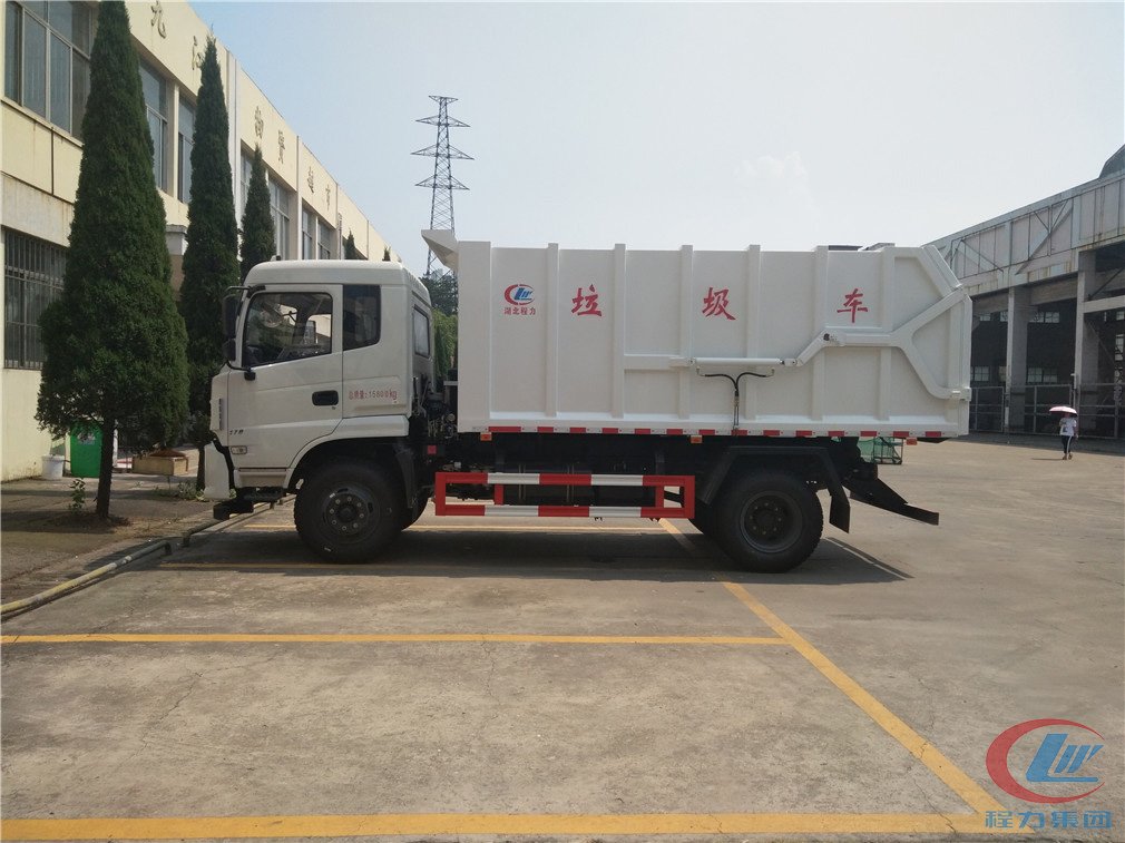 程力威东风专用底盘对接式垃圾车 实拍图