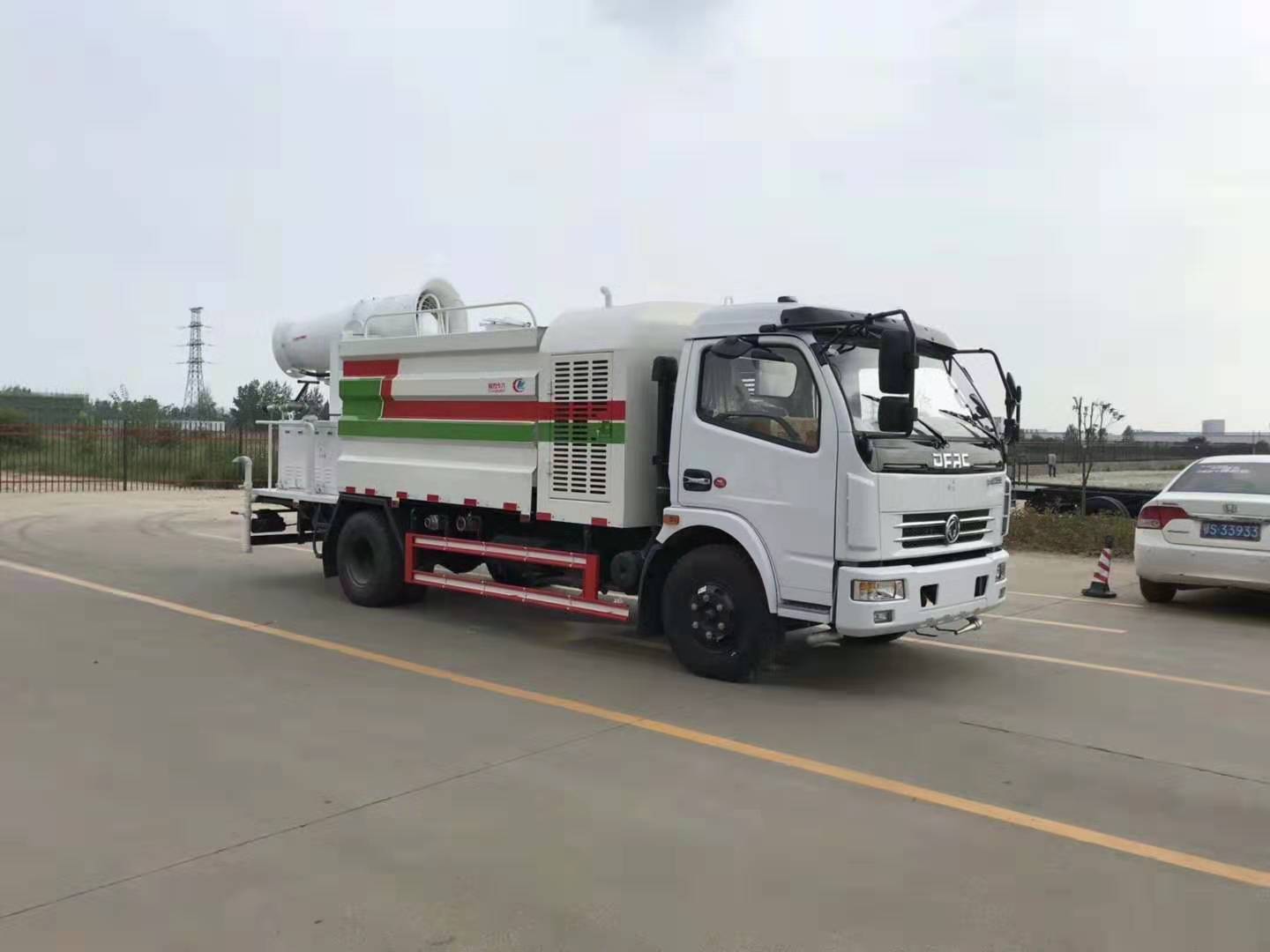 东风多利卡8方多功能抑尘车 实拍图