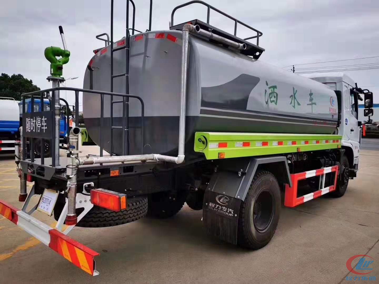 东风专底(D3L)12.6方洒水车 实拍图