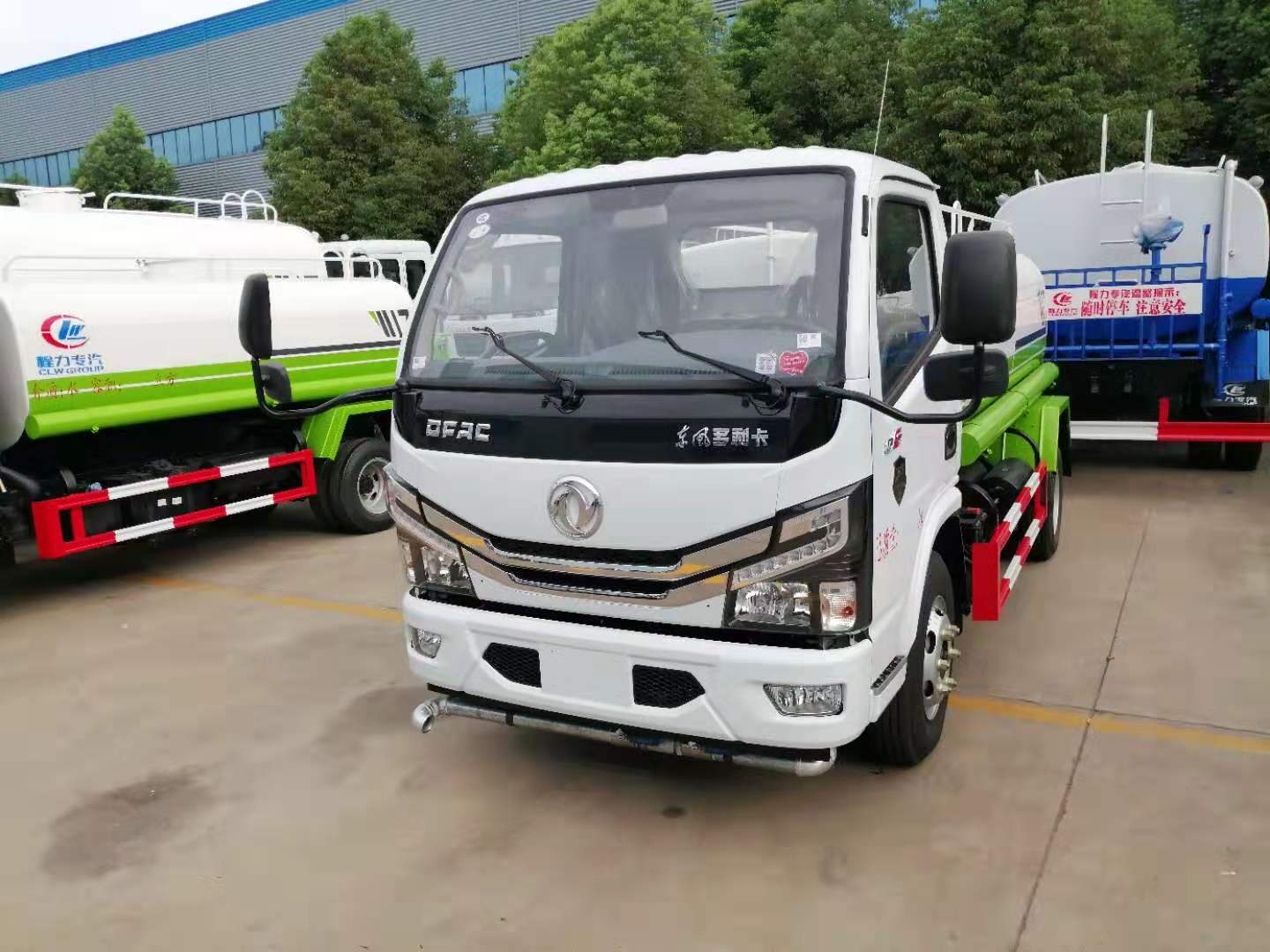 东风小多利卡D6国六洒水车 实拍图