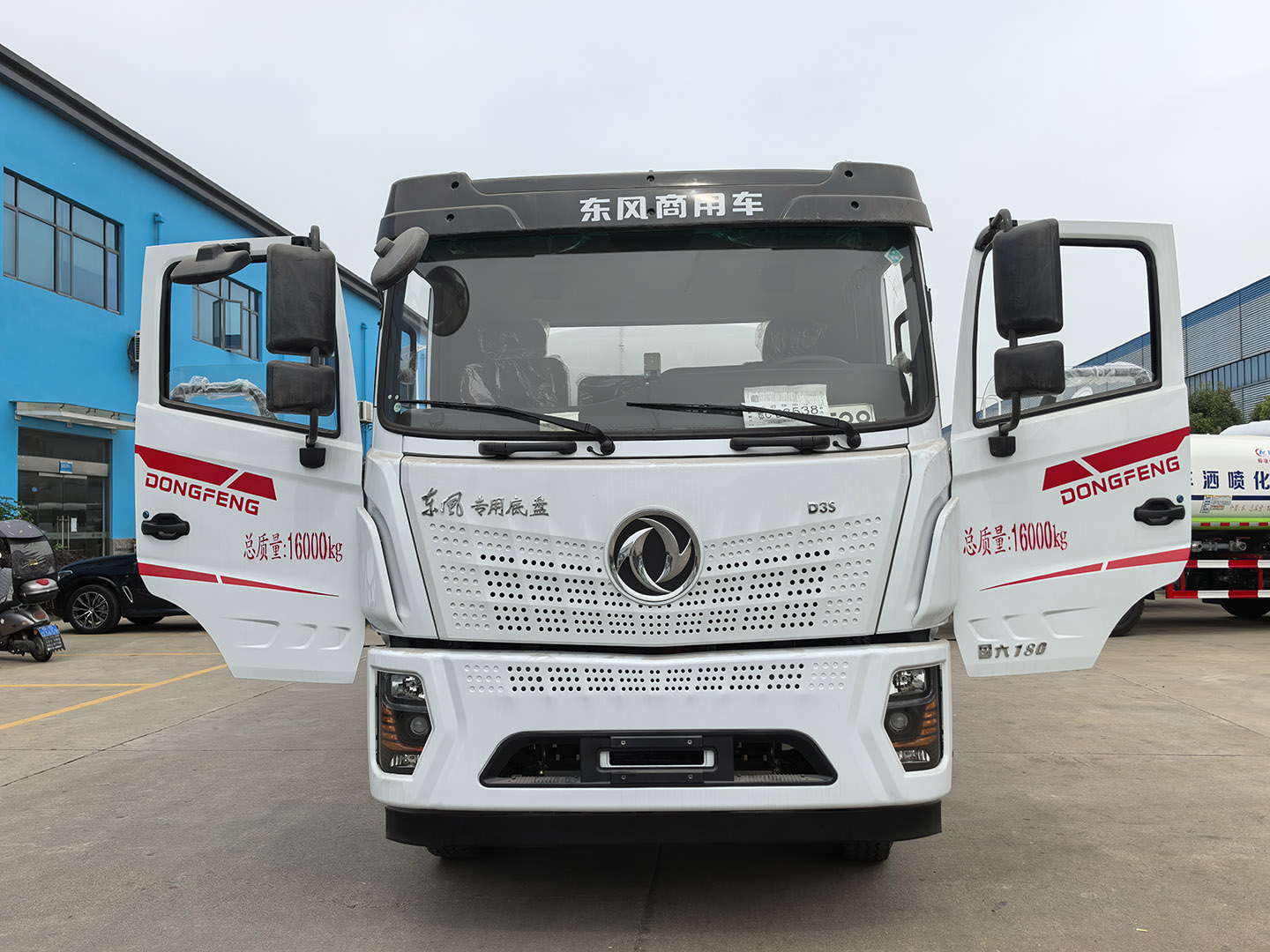 新款东风专底D3S绿化喷洒车,东风专用底盘13方洒水车 实拍图
