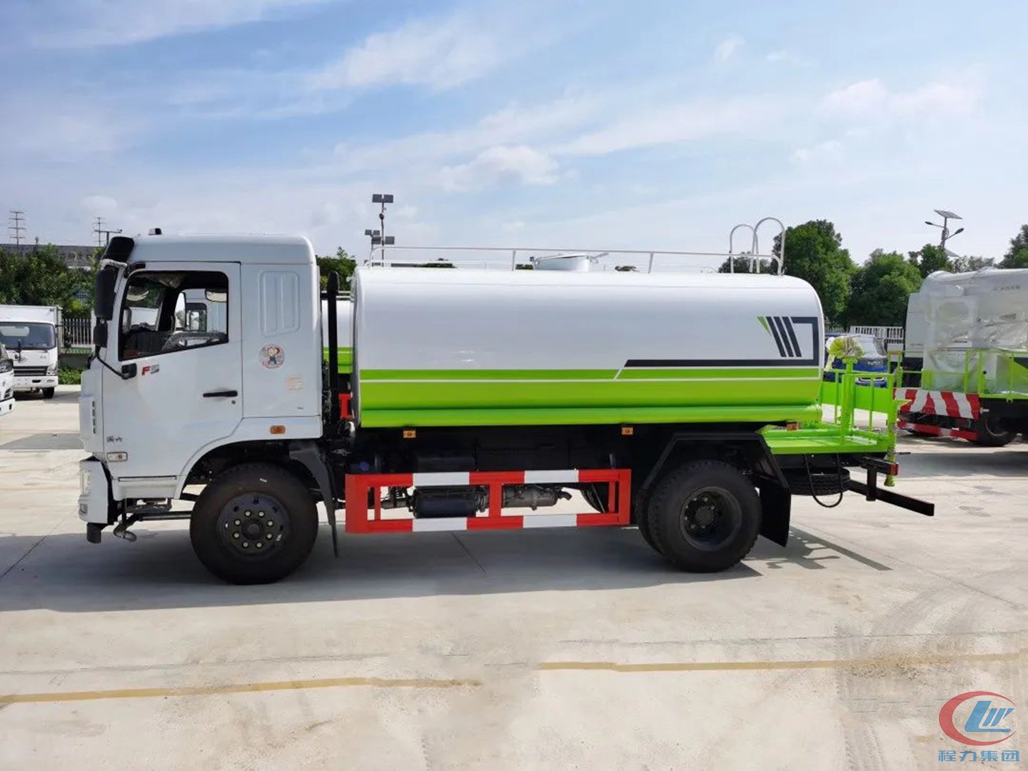 程力威牌国六12方东风华神F5洒水车 实拍图
