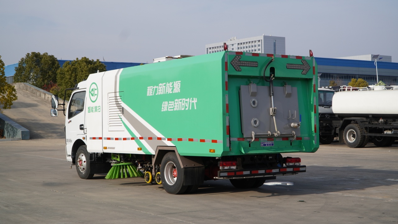 东风凯普特新能源8.5吨纯电动洗扫车 实拍图