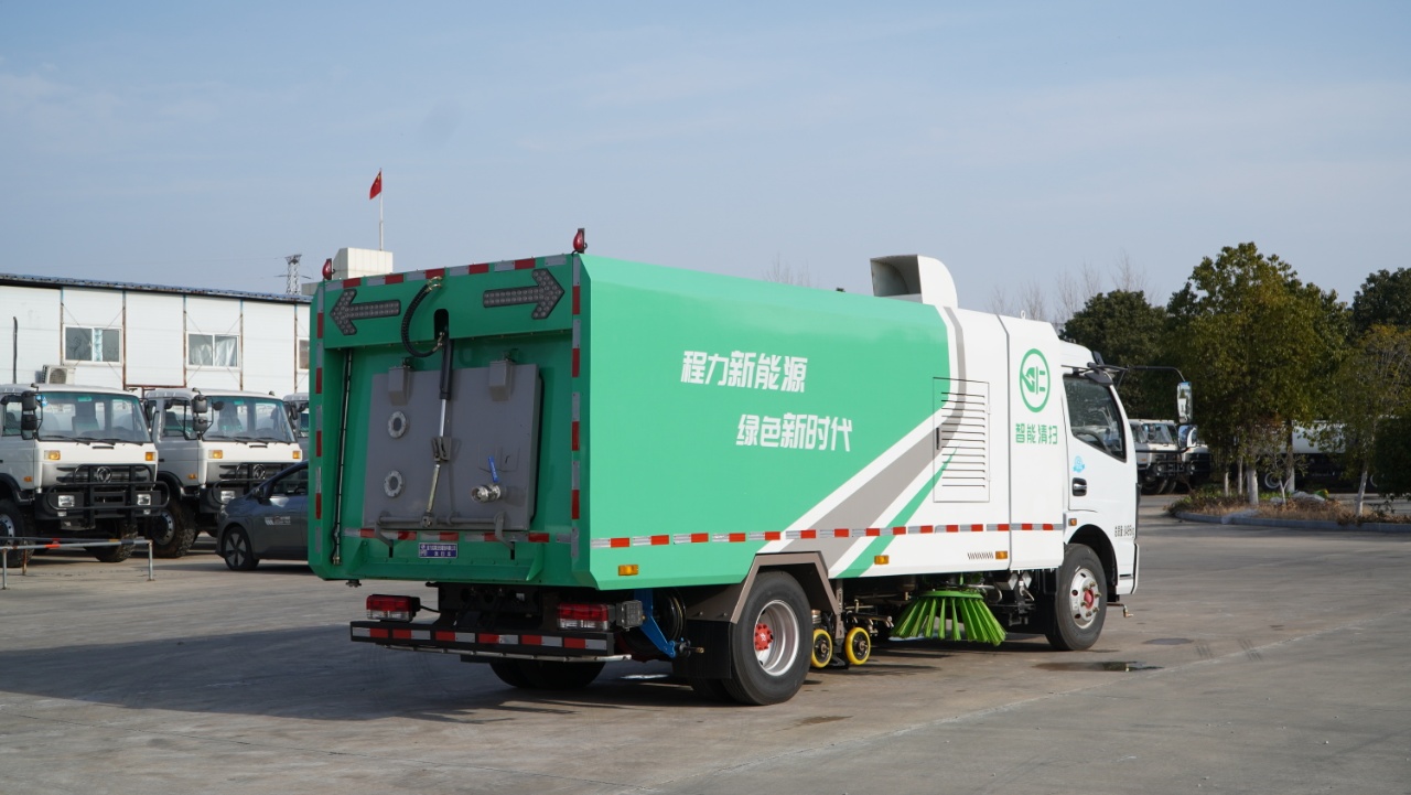 东风凯普特新能源8.5吨纯电动洗扫车 实拍图